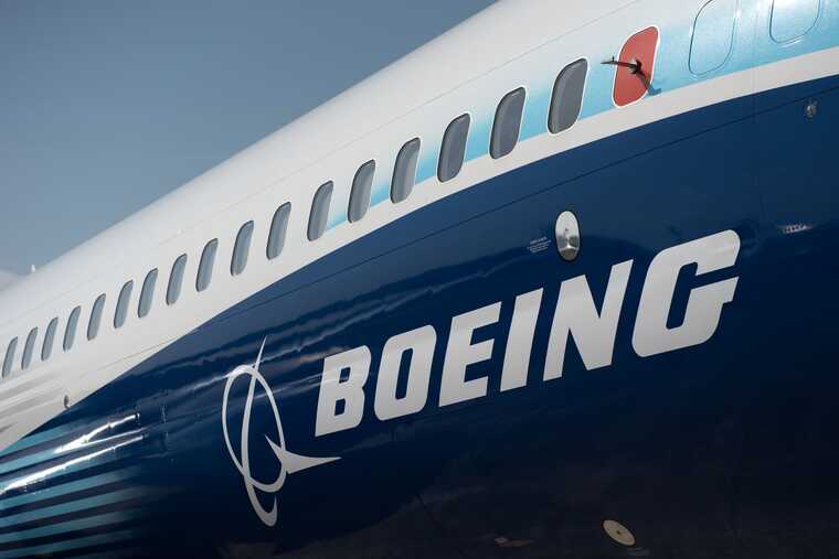    ,    Boeing