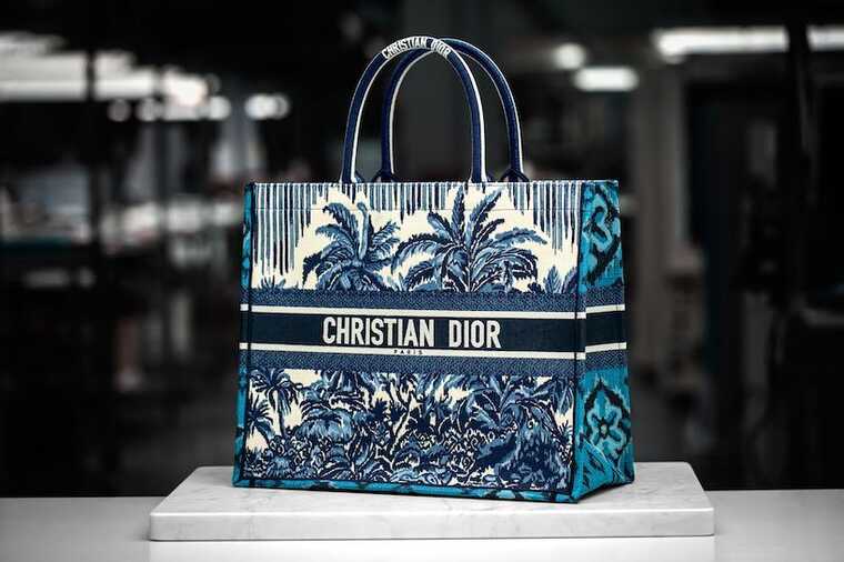    Dior  -