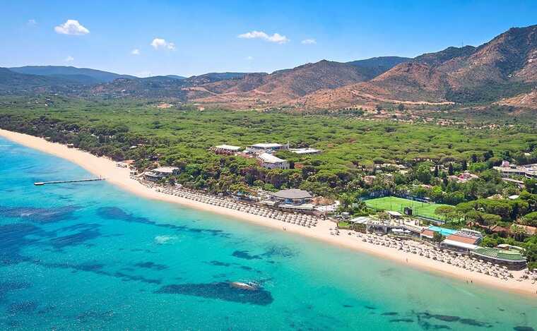    Forte Village:    Financial Times