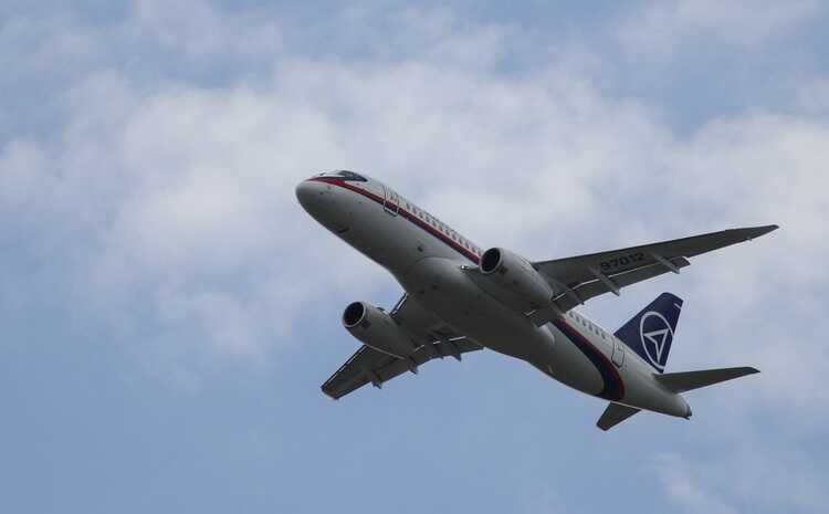      Sukhoi Superjet 100