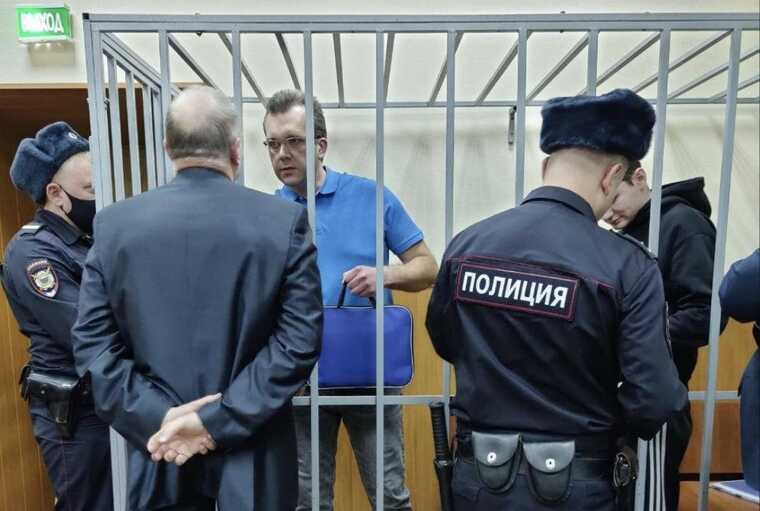 � ������ ����������� ���� � ������-������������, ������ ������ ������� ��������