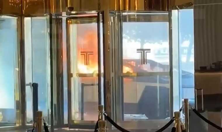 Tesla Cybertruck ��������� � ��������� �������� ������ � ��� ������