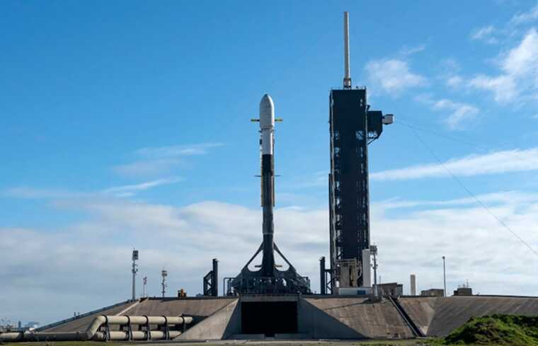 SpaceX ��������� �� ���� ������ ������ � ������������ 4G ��� �����