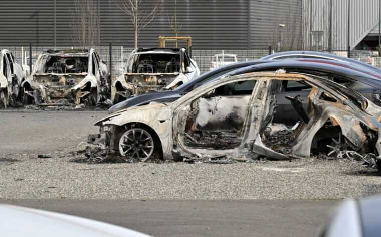 � �������� ������ ���� ����������� Tesla � ������ ����������� ��������