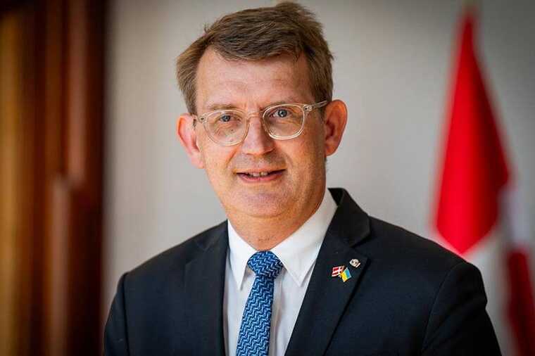 ����� ������ 330 ��������� �������� � �������� ������� �� �������������