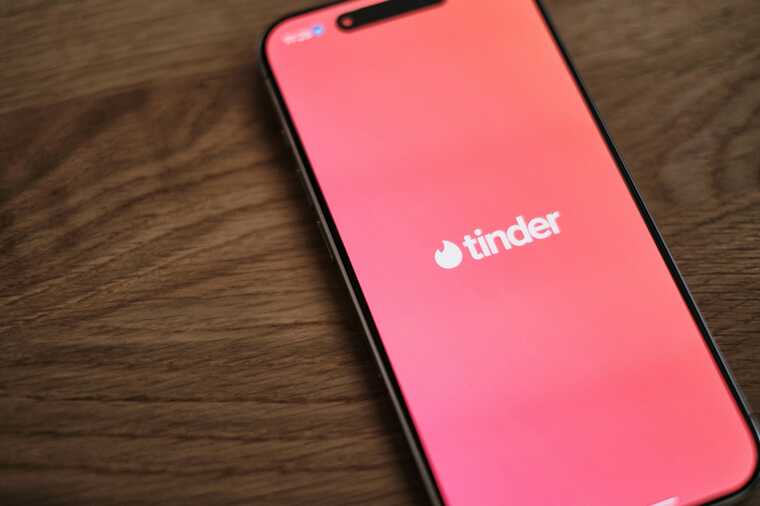 ������� ������������� ��� ��������� ���������� �� �������������� Tinder