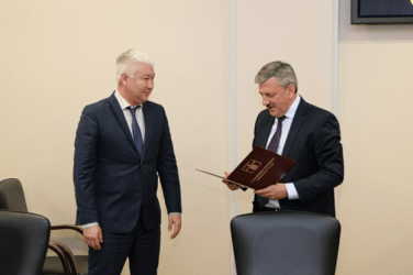 Политическое единоборство Хасикова